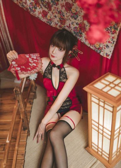 《为女人花钱》短剧_BT种子下载