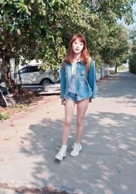 她的下面又紧又湿好爽_高清免费高清观看
